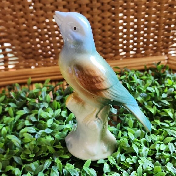 Vintage Blue Capped Bird On Perch - Picture 3 of 11